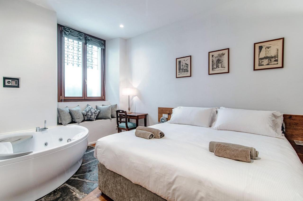 Suite Lo Storico - The House Of Travelers Como Dış mekan fotoğraf